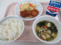 鶏のレモン揚げ　ポテトサラダ　わかめスープ