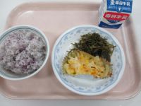 ゆかりご飯　ささみのホイル焼き　糸昆布の炒め煮