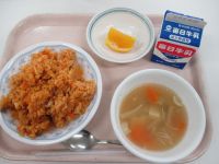 チキンライス　豆腐のスープ　オレンジ