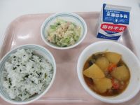 わかめごはん　肉じゃが　枝豆とツナのサラダ