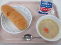 コッペパン　クリームシチュー