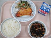 鮭のマヨネーズ焼き　ごま和え　大豆の磯煮