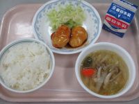 鶏つくね　茹でキャベツ　野菜スープ
