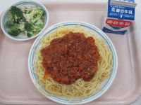 ミートソーススパゲティ　ブロッコリーのサラダ