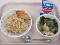 焼き飯　中華スープ　揚げぎょうざ
