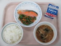 鮭の塩焼き　ごま和え　みそ汁