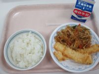 はるさめの甘辛炒め　いかの天ぷら