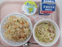 チキンピラフ　パスタスープ　青りんごゼリー