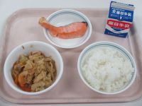 鮭の塩焼き　厚揚げの煮物　