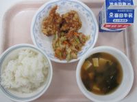 鶏肉のレモン揚げ　おかか和え　みそ汁