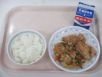 鶏のから揚げ　チンジャオロース