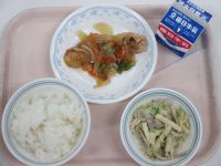 なまずの野菜あんかけ　ごぼうサラダ