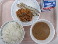 ししゃものから揚げ　糸こんソテー　みそ汁