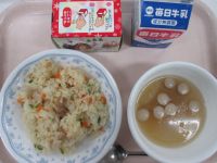チキンピラフ　マカロニスープ　チョコレートケーキ