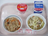 炊き込みご飯　かやくうどん　ソフールヨーグルト