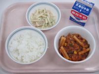 豚肉のケチャップ煮　大根のツナマヨ和え