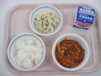 豚肉のケチャップ煮　大根のツナマヨ和え