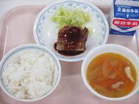 ミートローフ　ゆできゃべつ　オニオンスープ