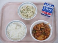 豚肉のケチャップ煮　大根のツナマヨ和え