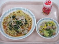 冷やし中華そば　いんげんサラダ　ストロベリージョア
