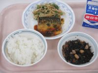 さばのピリ辛焼き　いんげんの胡麻和え　ひじきの煮物