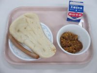 ナン　キーマカレー　ボイルウインナー