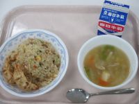 焼き飯　揚げぎょうざ　中華スープ