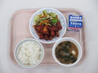 マグロのケチャップ煮　塩昆布和え　みそ汁