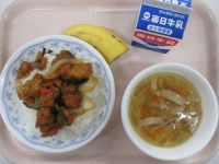 トリニータ丼　ジャーマンスープ　バナナ