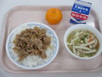 豚丼　かやくうどん　みかん
