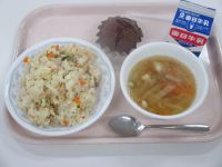 ピラフ　野菜スープ　ココア蒸しパン