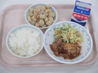 鶏肉のパン粉焼き　キャベツのサラダ　高野の煮物