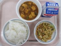 とうふのカレー煮　切り干しのサラダ