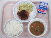 メンチカツ　キャベツのサラダ　豚汁