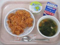 チキンライス　野菜スープ　青りんごゼリー