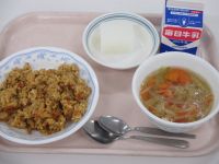 ドライカレー　野菜スープ　カルピス寒天