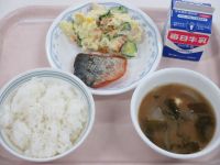 鮭の塩焼き　ポテトサラダ　みそしる