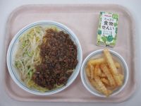 ジャージャーめん　フライドポテト　しろぶどうジュース