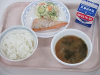 鮭の塩焼き　ポテトサラダ　みそ汁