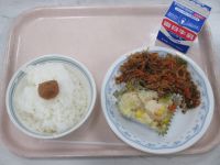 ささみのホイル焼き　糸こんソテー　梅干し