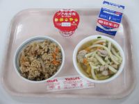 炊き込みご飯　かやくうどん　ヨーグルト