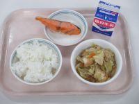 鮭の塩焼き　厚揚げの煮物