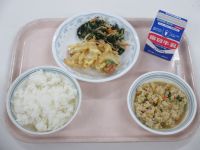 ウインナーのかき揚げ　ごま和え　とふの粉の煮物