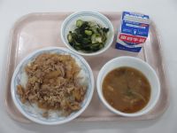 豚丼　酢の物　みそ汁