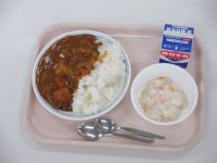 カレーライス　フルーツヨーグルト