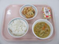 ウインナーのかき揚げ　塩ちゃんこ汁　アップルキャロットジュース