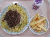 ジャージャー麺　フライドポテト　ブルーベリージョア