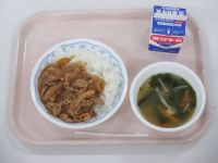焼肉どんぶり　わかめスープ