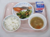 鮭の塩焼き　ツナあえ　中華スープ