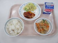 鶏肉の照り焼き　キャベツのサラダ　切り干しの煮物